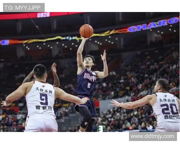 上海篮球队以94分稳居冠军赛积分榜首位，争夺总冠军的希望大增
